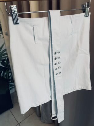 Mini  de bengalina con cinto