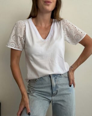 Remera mangas broderie