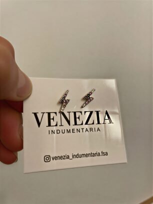 Aros rayos dorados con piedritas
